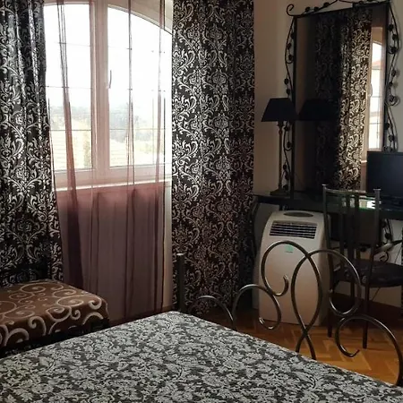 Silver Coast Apartments Arnal