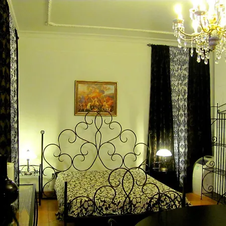 Silver Coast Apartments Arnal