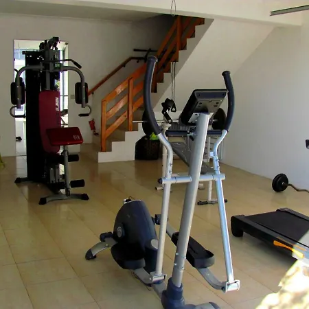 Silver Coast Apartments Arnal