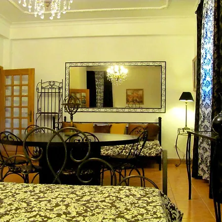 Silver Coast Apartments Arnal